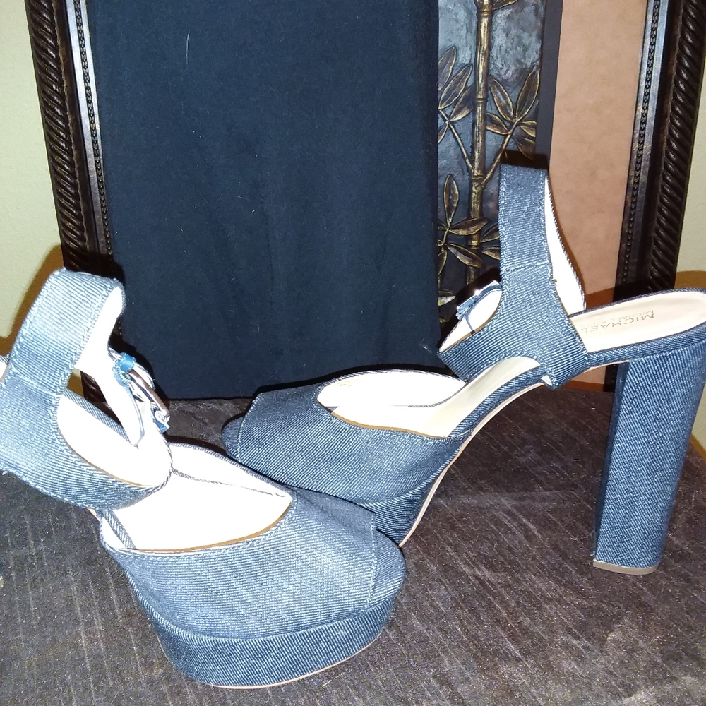 Michael kors Sandals - Picture 1 of 16